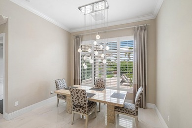 Exquisitely decorated by Brown Interiors, this sprawling one - photo 10