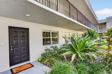 Enjoy easy living in this contemporary 3 bed, 2 bath garden - photo 2