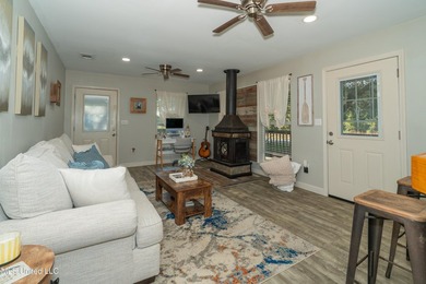 This is a Very Nice, Well Maintained home that backs up to Wolf - photo 5