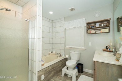 This is a Very Nice, Well Maintained home that backs up to Wolf - photo 10