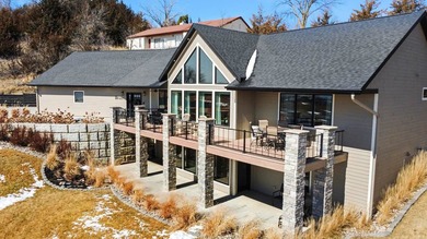 (private lake, pond, creek) Home For Sale in Yankton South Dakota