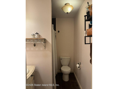 LOCATION, LOCATION!! THIS ONE FAMILY EXTRA WIDE END-UNIT - photo 11