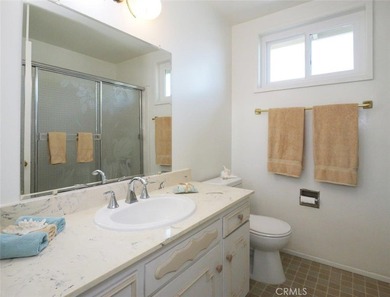 Nestled on a quiet, neighborhood friendly cul-de-sac, this - photo 25