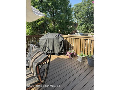 LOCATION, LOCATION!! THIS ONE FAMILY EXTRA WIDE END-UNIT - photo 26