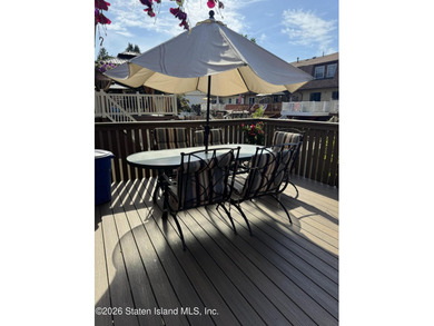 LOCATION, LOCATION!! THIS ONE FAMILY EXTRA WIDE END-UNIT - photo 27