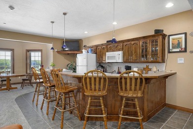 This extraordinary estate near beautiful Fellows Lake was built - photo 36