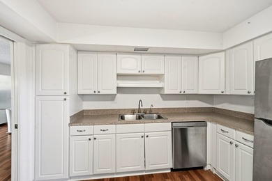 ***LARGEST CONDO IN BOCA with *1,500 square feet* that is Bigger - photo 8