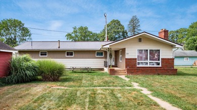 (private lake, pond, creek) Home For Sale in Warsaw Ohio