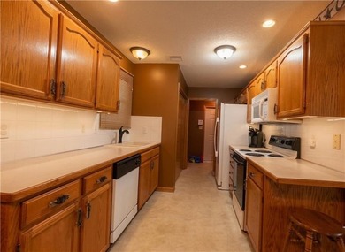 Enjoy easy, single-level living in this ADA-compliant - photo 3