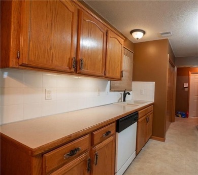 Enjoy easy, single-level living in this ADA-compliant - photo 4