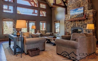 Experience luxury golf course living with warm modern finishes - photo 4