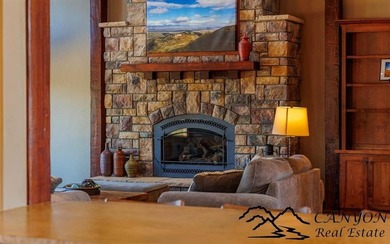 Experience luxury golf course living with warm modern finishes - photo 7