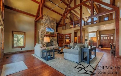 Experience luxury golf course living with warm modern finishes - photo 9