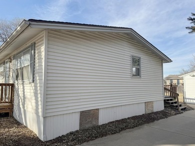 This property is step from the lake and would be great for a - photo 3