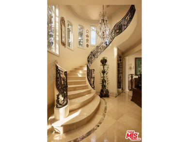 A romantic European-inspired villa in Santa Monica's coveted - photo 3