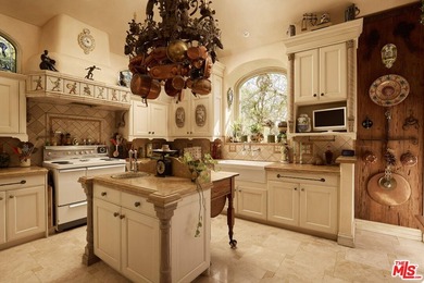 A romantic European-inspired villa in Santa Monica's coveted - photo 8