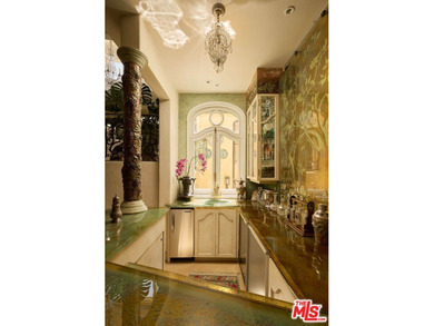 A romantic European-inspired villa in Santa Monica's coveted - photo 10