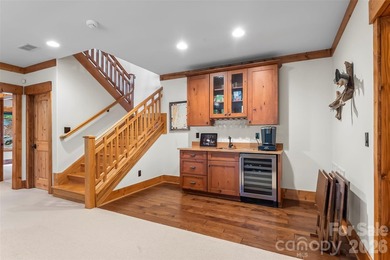 Exceptional Arts & Crafts lakefront retreat showcasing superior - photo 27