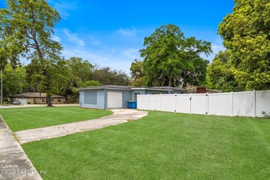 BRAND NEW ROOF - REMODELED - 0.25 ACRE OPPORTUNITY - photo 8