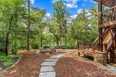 Exceptional Arts & Crafts lakefront retreat showcasing superior - photo 35