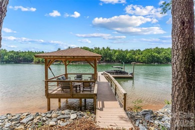 Exceptional Arts & Crafts lakefront retreat showcasing superior - photo 37