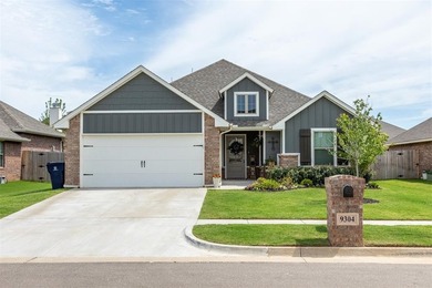Welcome to this stunning, like-new 3-bedroom, 2-bathroom home in - photo 1