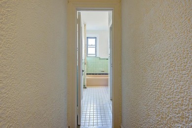 THE UNIT: Welcome to #4J - a sought-after, most-wanted floor - photo 28