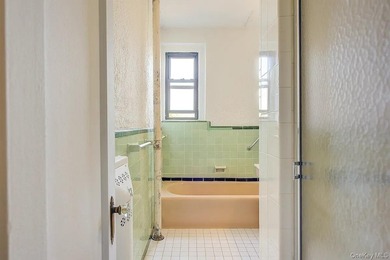 THE UNIT: Welcome to #4J - a sought-after, most-wanted floor - photo 31