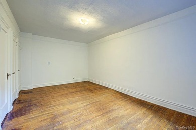 THE UNIT: Welcome to #4J - a sought-after, most-wanted floor - photo 38
