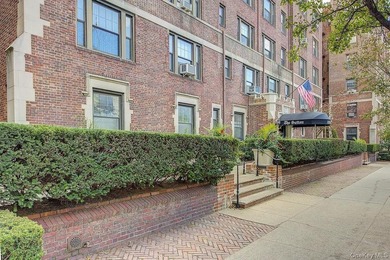 THE UNIT: Welcome to #4J - a sought-after, most-wanted floor - photo 46