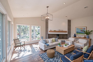 Room to Breathe Minutes from Downtown AlbanyOn a private