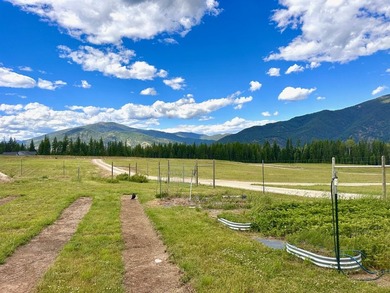 Custom built 2,820 sq. ft., 4 bedroom, 3 bath home on a peaceful - photo 14