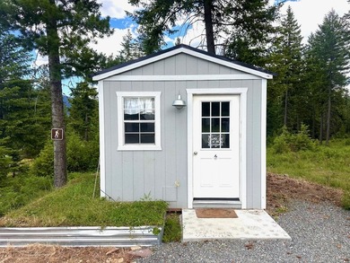 Custom built 2,820 sq. ft., 4 bedroom, 3 bath home on a peaceful - photo 19