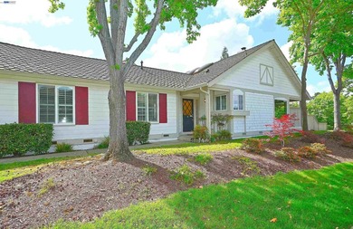 Rarely available, super popular, Alder end unit in an elevated - photo 2