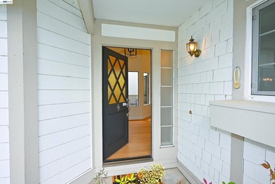 Rarely available, super popular, Alder end unit in an elevated - photo 5