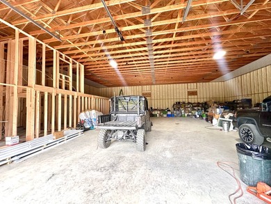 Custom built 2,820 sq. ft., 4 bedroom, 3 bath home on a peaceful - photo 25