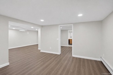 Welcome to 1 Gables Blvd, located in the heart of East Setauket - photo 28