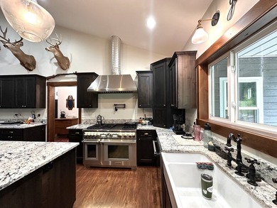 Custom built 2,820 sq. ft., 4 bedroom, 3 bath home on a peaceful - photo 38