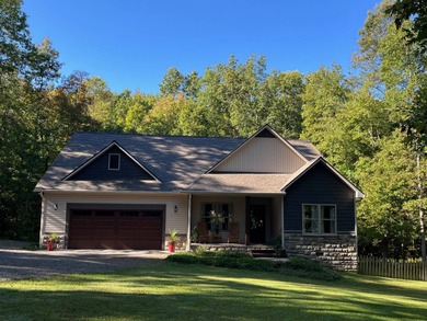 (private lake, pond, creek) Home For Sale in Monterey Tennessee