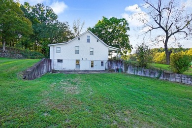 This loaded package offers 2.8 acres just outside city limits, 2 - photo 22