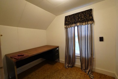 This loaded package offers 2.8 acres just outside city limits, 2 - photo 33