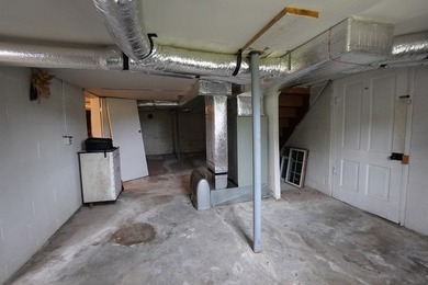 This loaded package offers 2.8 acres just outside city limits, 2 - photo 36