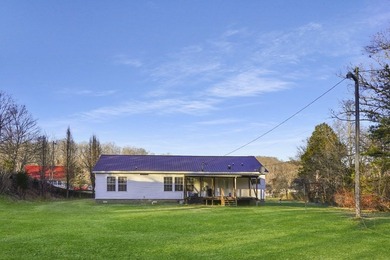 This loaded package offers 2.8 acres just outside city limits, 2 - photo 41