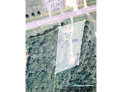 This loaded package offers 2.8 acres just outside city limits, 2 - photo 44