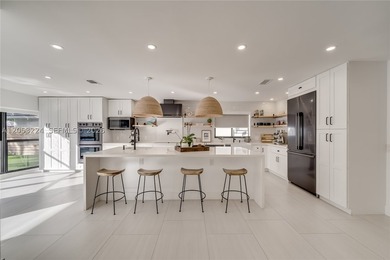 BEAUTIFUL NEWLY RENVATED RANCH HOME IN HOLLYWOOD! TASTEFULLY - photo 11