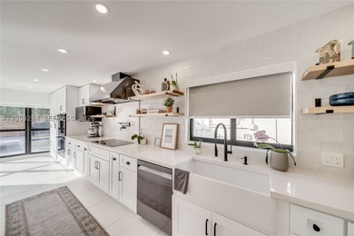 BEAUTIFUL NEWLY RENVATED RANCH HOME IN HOLLYWOOD! TASTEFULLY - photo 16