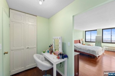 Spacious B-line corner unit at 200 Winston Towers boasts a prime