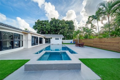 BEAUTIFUL NEWLY RENVATED RANCH HOME IN HOLLYWOOD! TASTEFULLY - photo 22