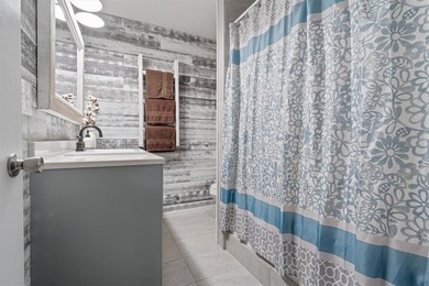 Ready for your new lake home? Holiday Island is the perfect - photo 23