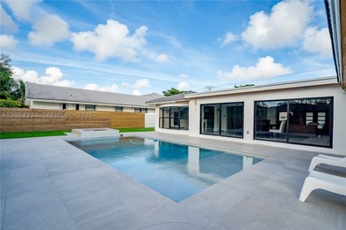BEAUTIFUL NEWLY RENVATED RANCH HOME IN HOLLYWOOD! TASTEFULLY - photo 24
